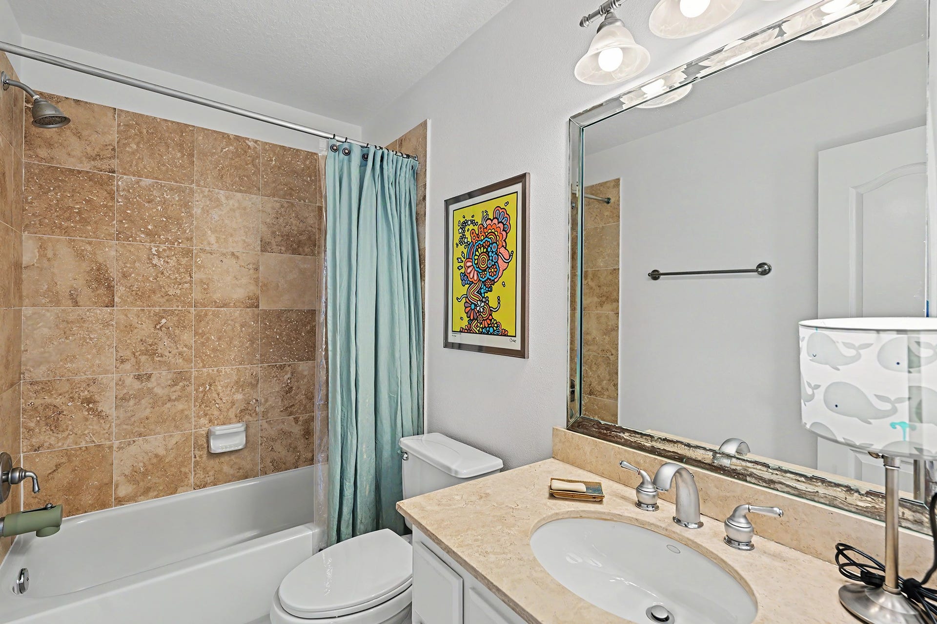 Ensuite bath in secondary bedroom