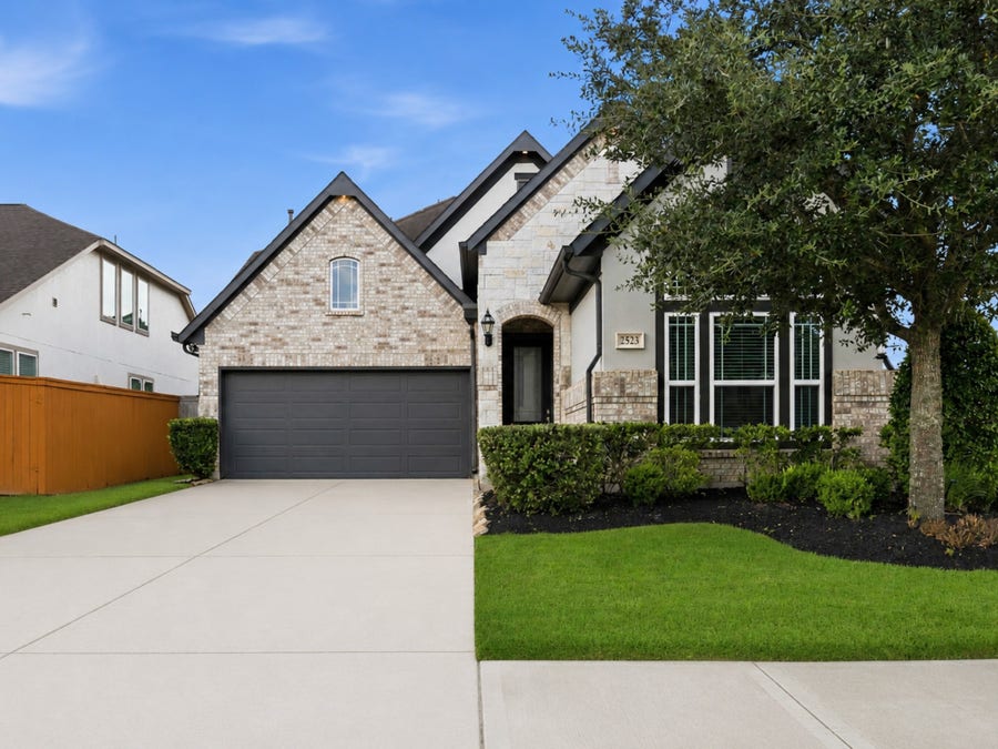 Property photo for 2523 Owen Bend Drive, Missouri City, TX