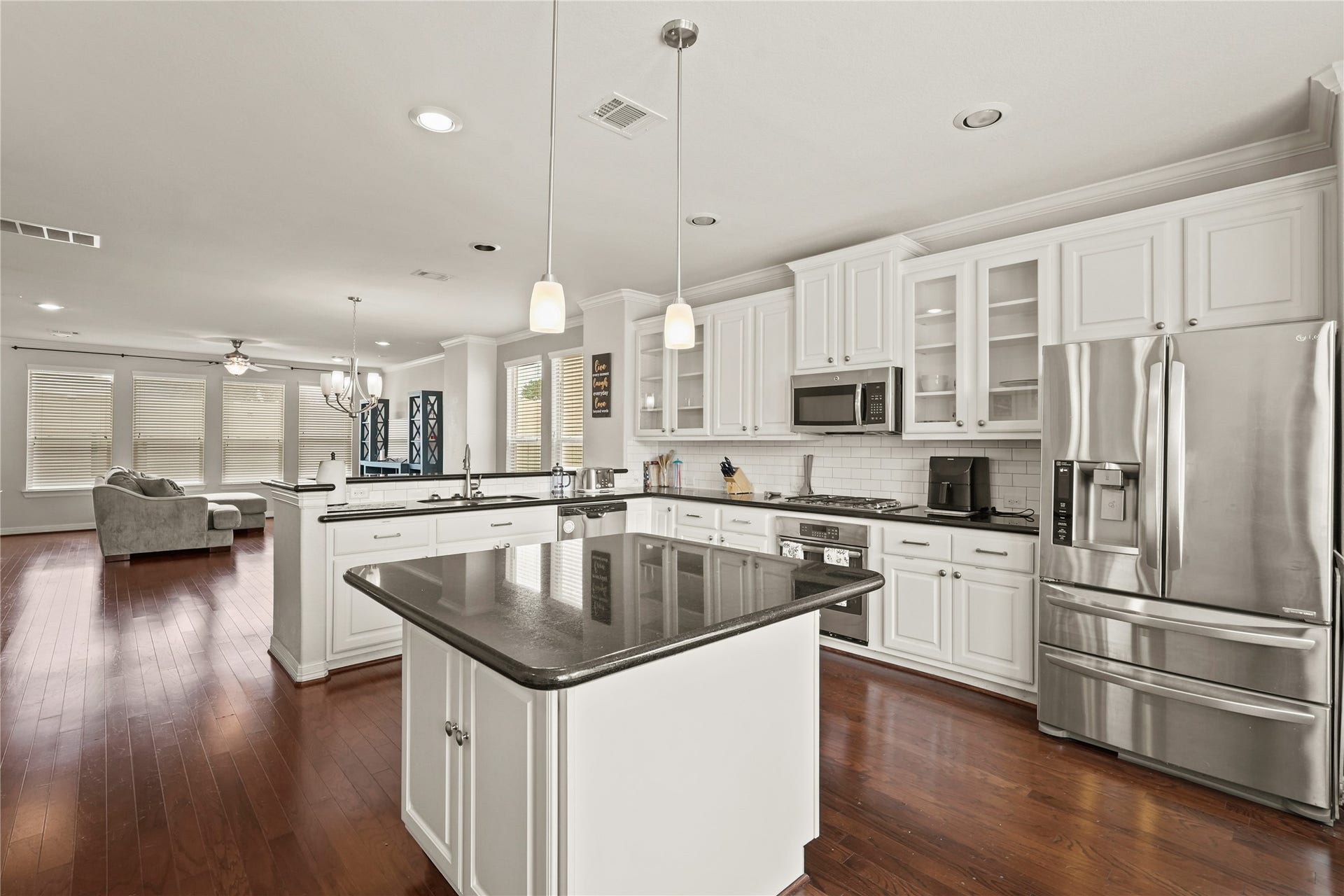 10020 Spring Shadows Park Circle, Houston, TX 77080 10020 Spring Shadows Park Circle, Houston, TX 77080