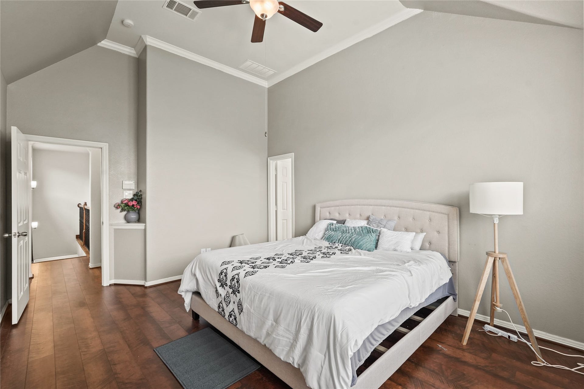 10020 Spring Shadows Park Circle, Houston, TX 77080 10020 Spring Shadows Park Circle, Houston, TX 77080