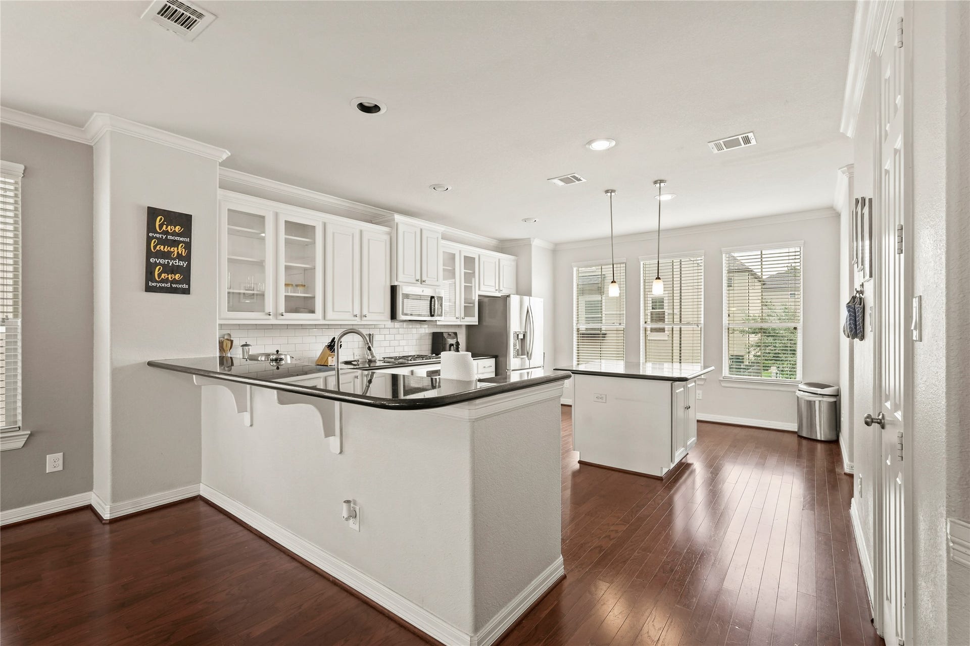 10020 Spring Shadows Park Circle, Houston, TX 77080 10020 Spring Shadows Park Circle, Houston, TX 77080