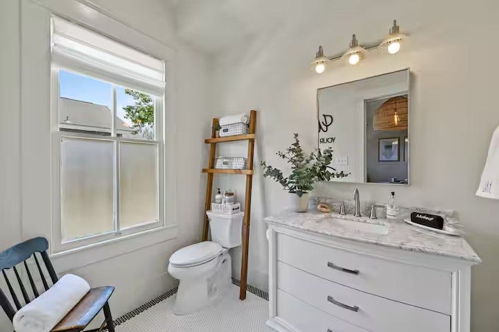 2601 37th Street, Galveston, TX 77550 Private en-suite bath