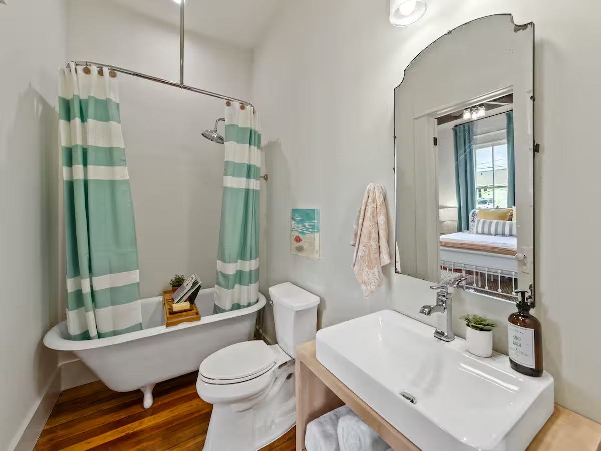 2601 37th Street, Galveston, TX 77550 Full bath 2