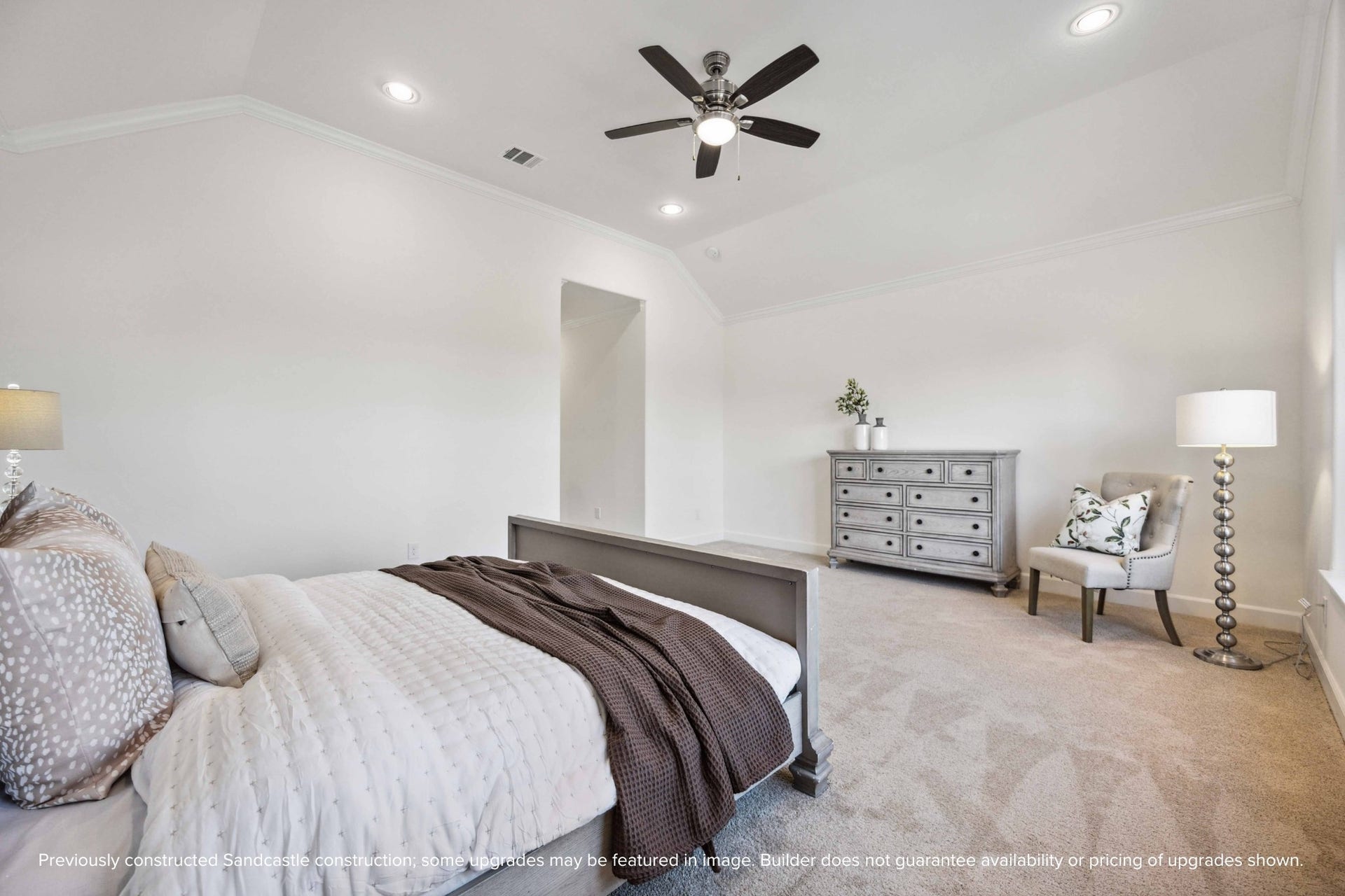 From the texture-rich bedding to the soft morning light, this suite invites you to hit snooze and stay a little longer.