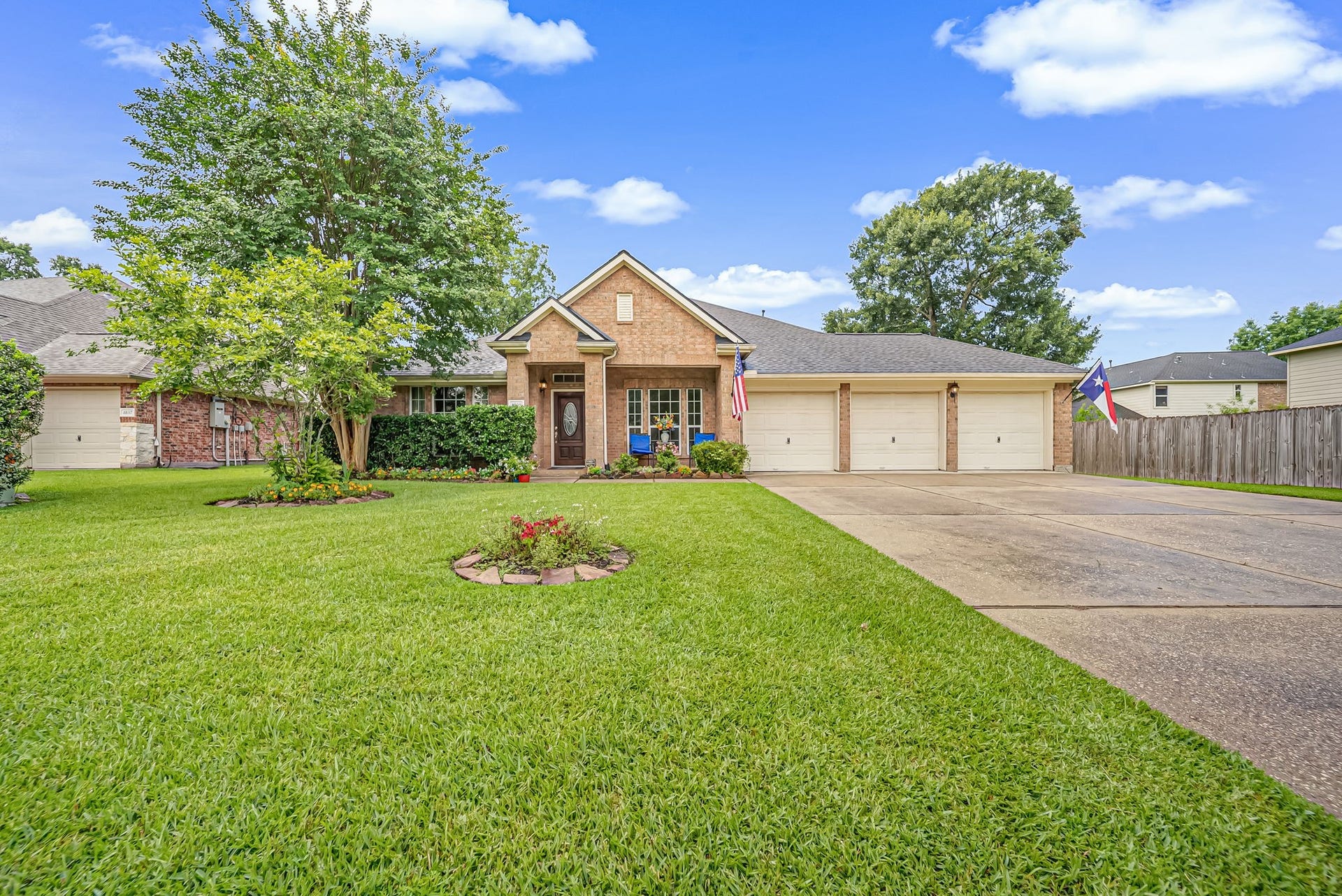 1859 Pembrook Circle, Conroe, TX 77301 1859 Pembrook Circle, Conroe, TX 77301