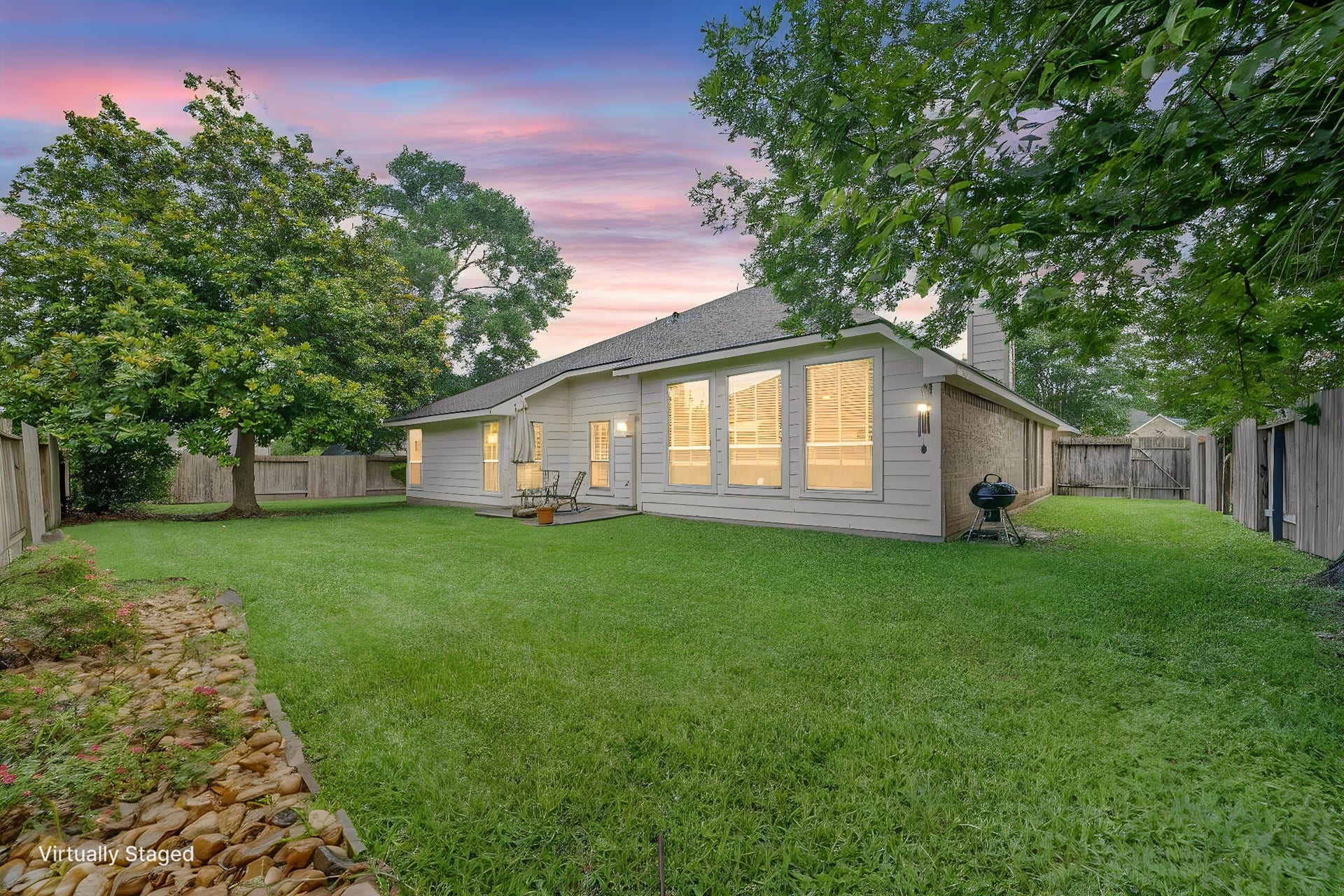 1859 Pembrook Circle, Conroe, TX 77301 Large barckyard & side yard!