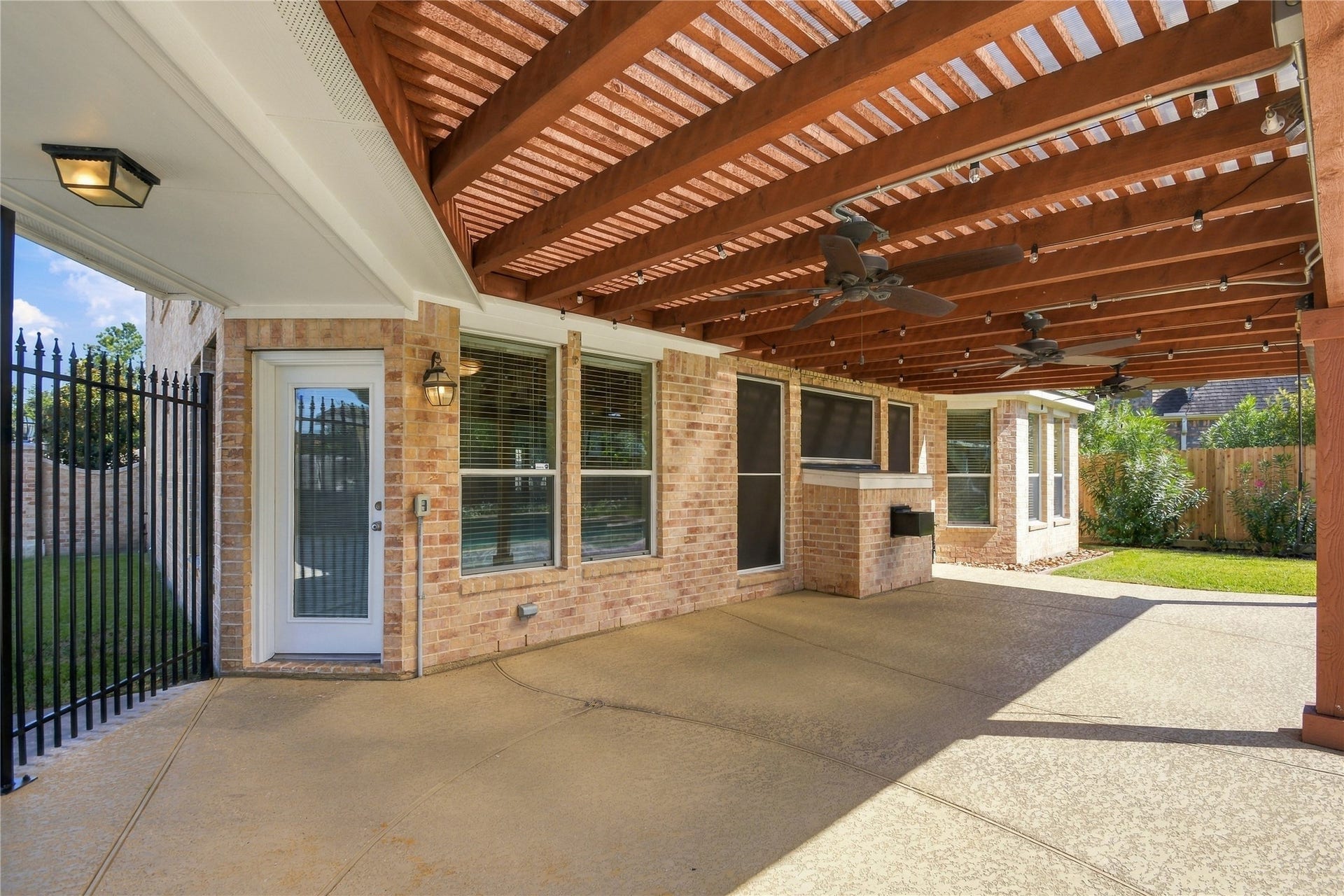 8403 Glenn Elm Drive, Spring, TX 77379 8403 Glenn Elm Drive, Spring, TX 77379