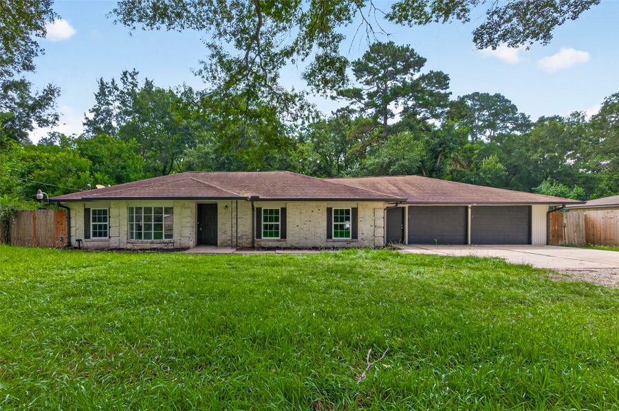 Property photo for 18747 Woodridge Drive, Conroe, TX