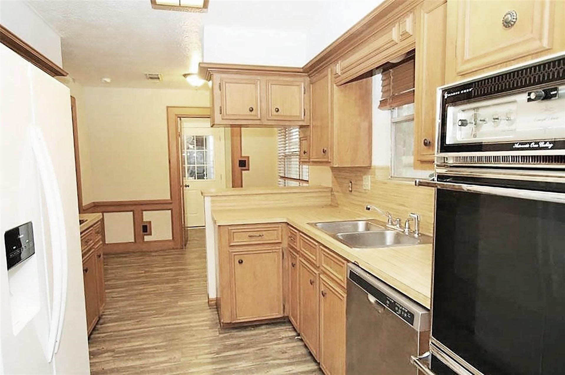 15114 Rolling Oaks Drive, Houston, TX 77070 15114 Rolling Oaks Drive, Houston, TX 77070