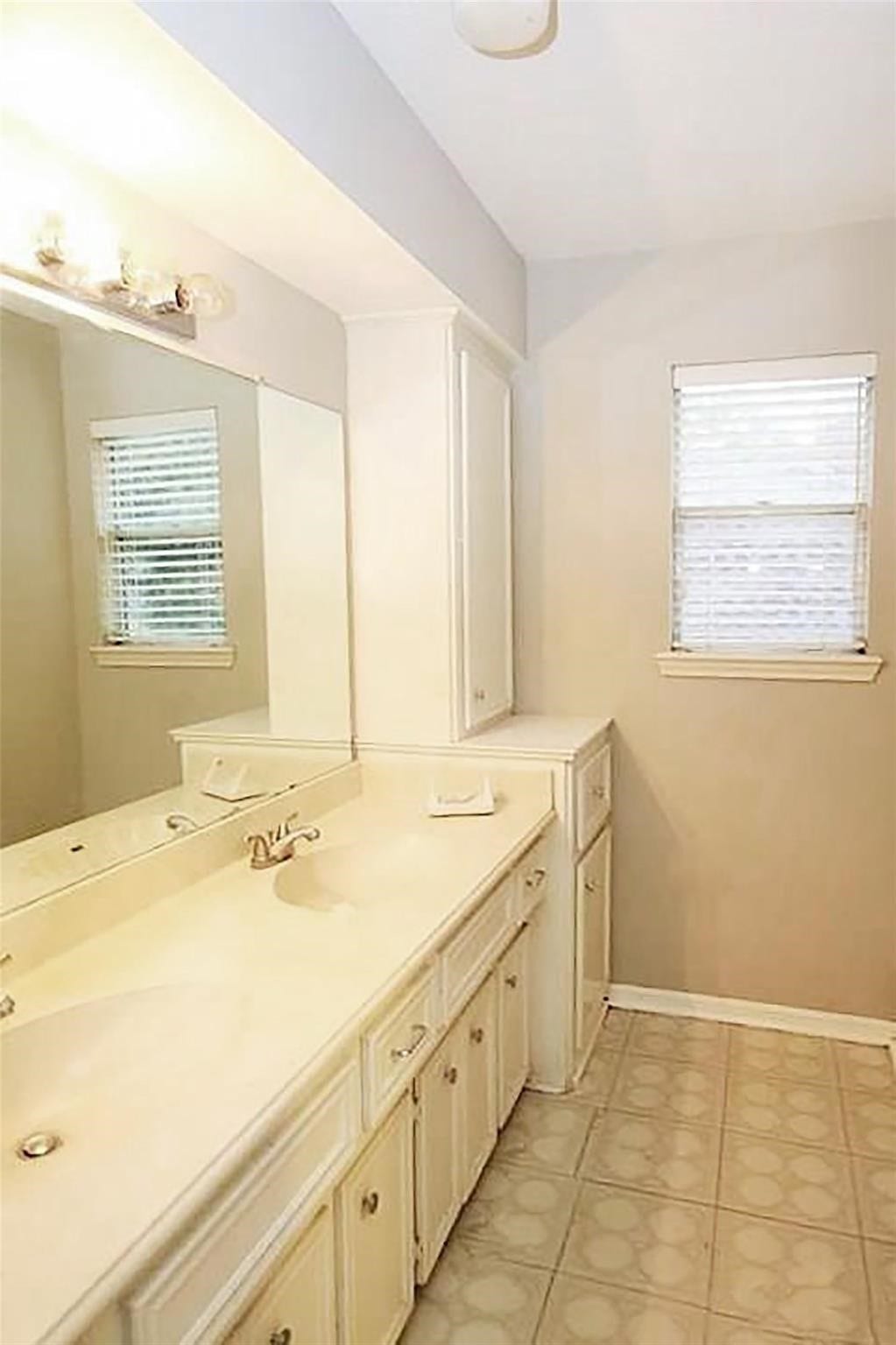 15114 Rolling Oaks Drive, Houston, TX 77070 15114 Rolling Oaks Drive, Houston, TX 77070