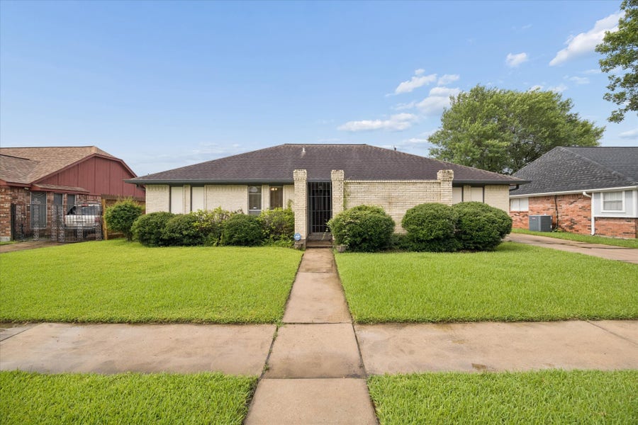 Property photo for 10328 Rocky Hollow Road, La Porte, TX