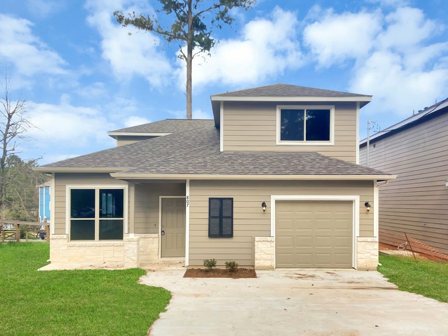Property photo for 807 Comanche Road, Conroe, TX