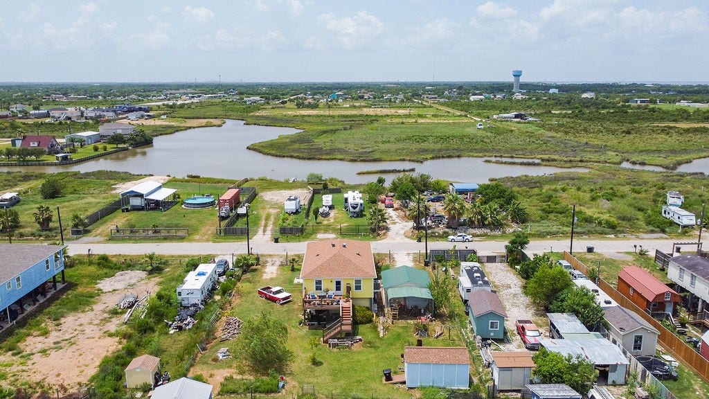 727 18th Street, Dickinson, TX 77539 727 18th Street, Dickinson, TX 77539