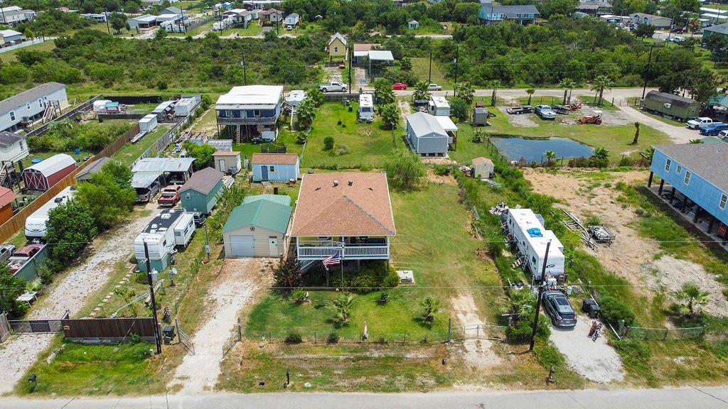 727 18th Street, Dickinson, TX 77539 727 18th Street, Dickinson, TX 77539