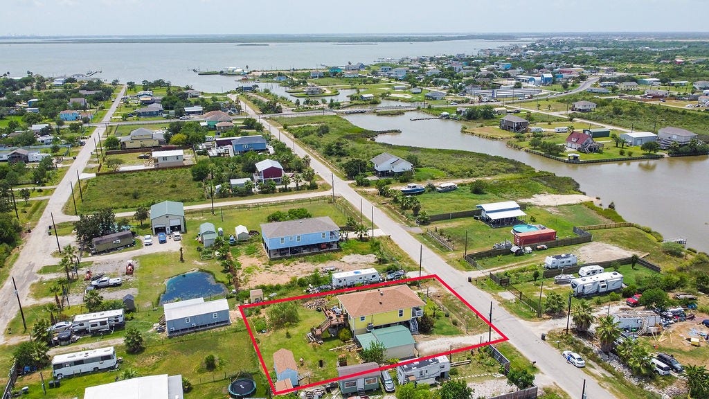 727 18th Street, Dickinson, TX 77539 727 18th Street, Dickinson, TX 77539
