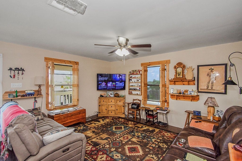 727 18th Street, Dickinson, TX 77539 727 18th Street, Dickinson, TX 77539