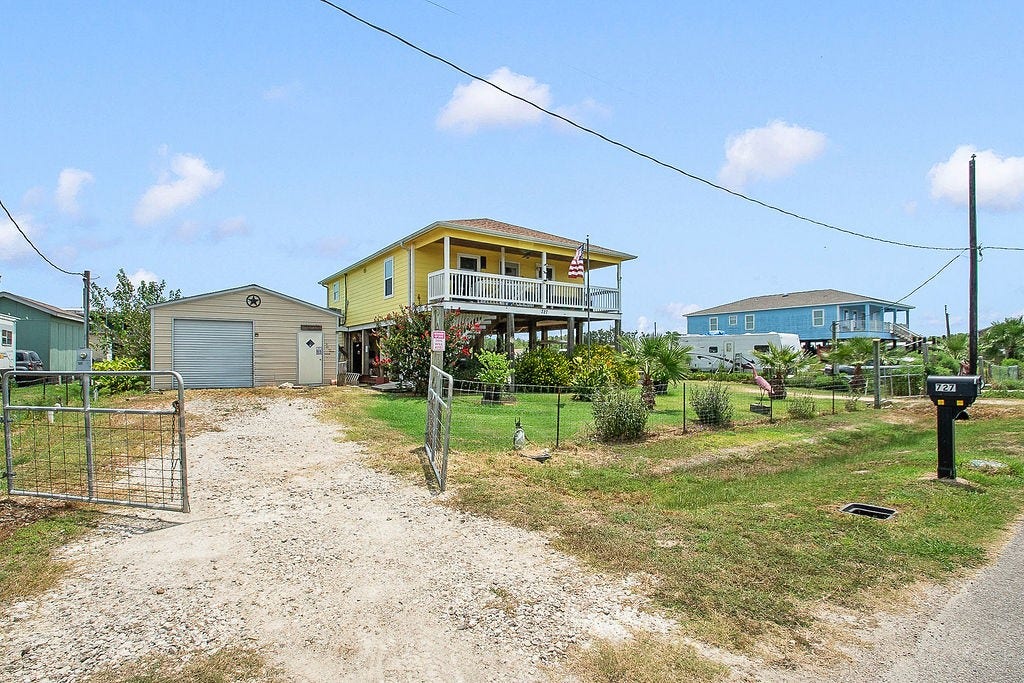727 18th Street, Dickinson, TX 77539 727 18th Street, Dickinson, TX 77539