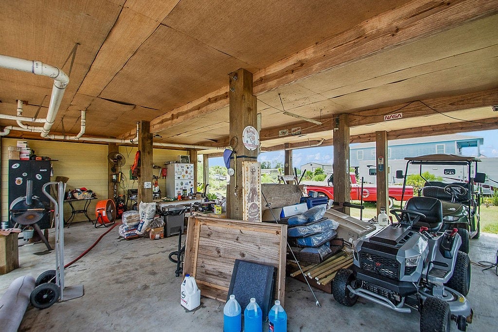727 18th Street, Dickinson, TX 77539 727 18th Street, Dickinson, TX 77539