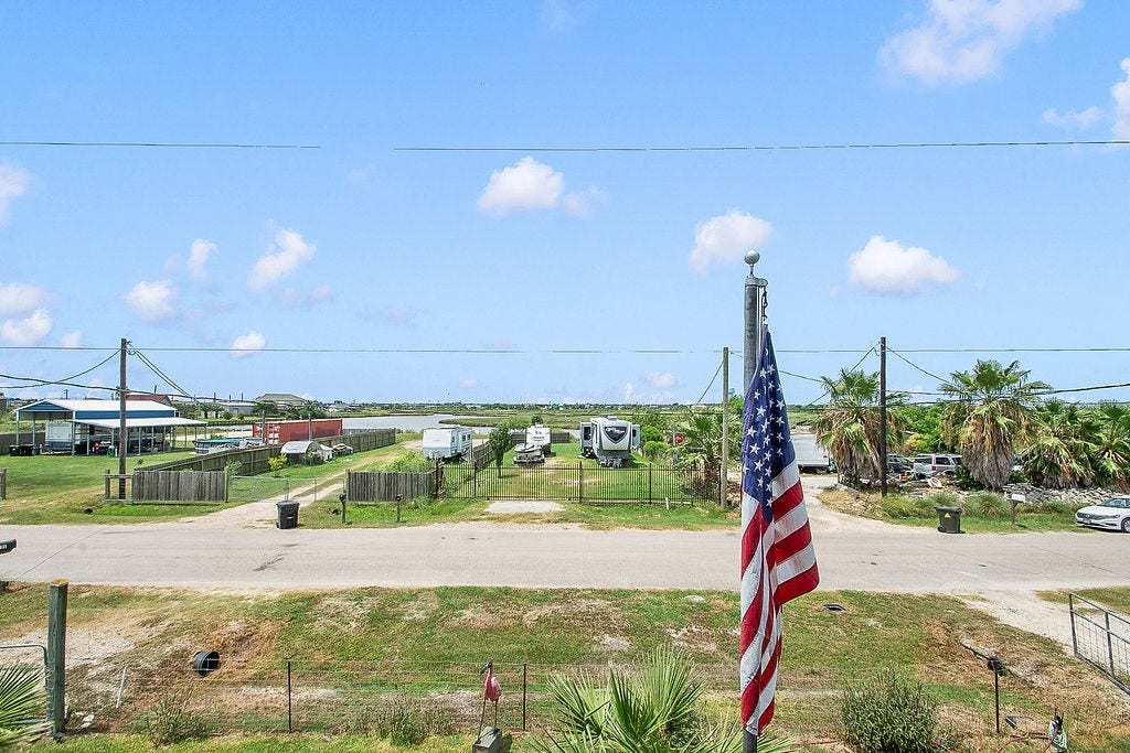 727 18th Street, Dickinson, TX 77539 727 18th Street, Dickinson, TX 77539