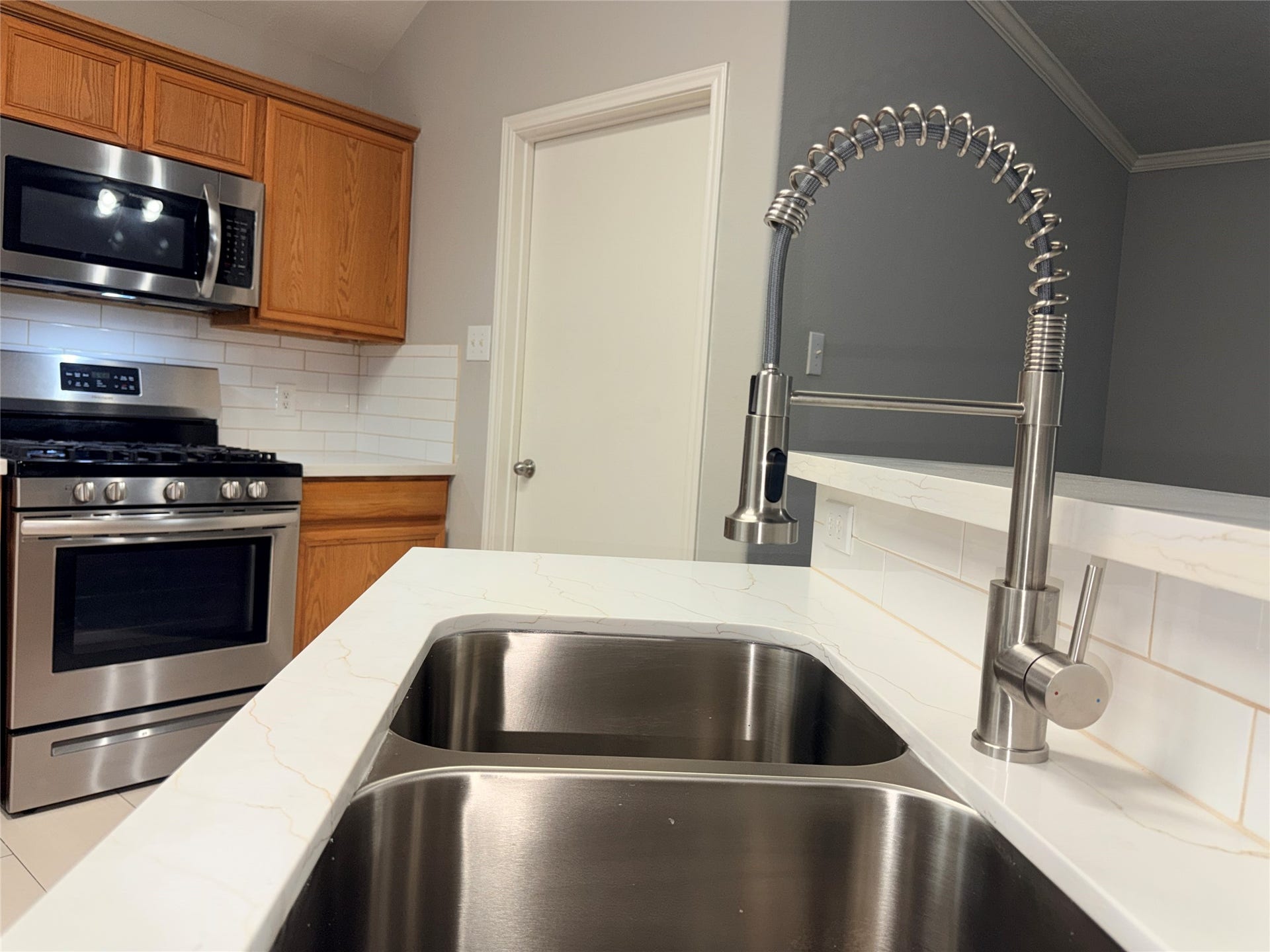 14227 Willow Mountain Lane, Houston, TX 77047 This isnt your typical bland rent house