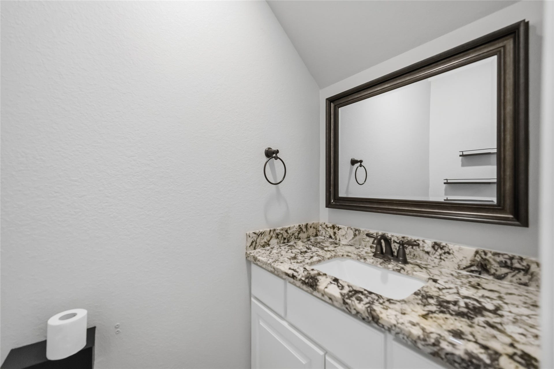 5515 Satterfield Lane, Houston, TX 77084 5515 Satterfield Lane, Houston, TX 77084