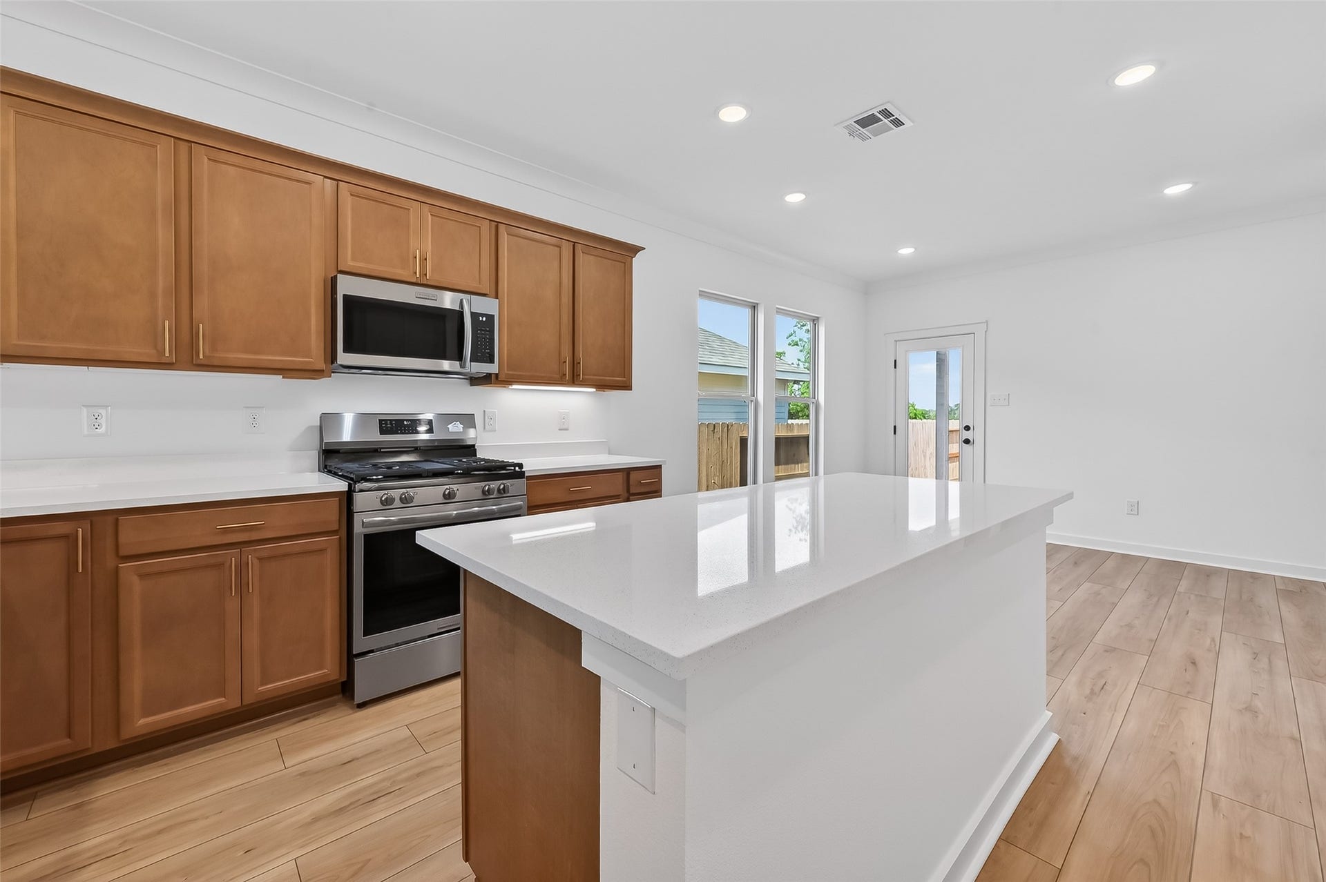 40704 Pessi Road, Magnolia, TX 77354 40704 Pessi Road, Magnolia, TX 77354