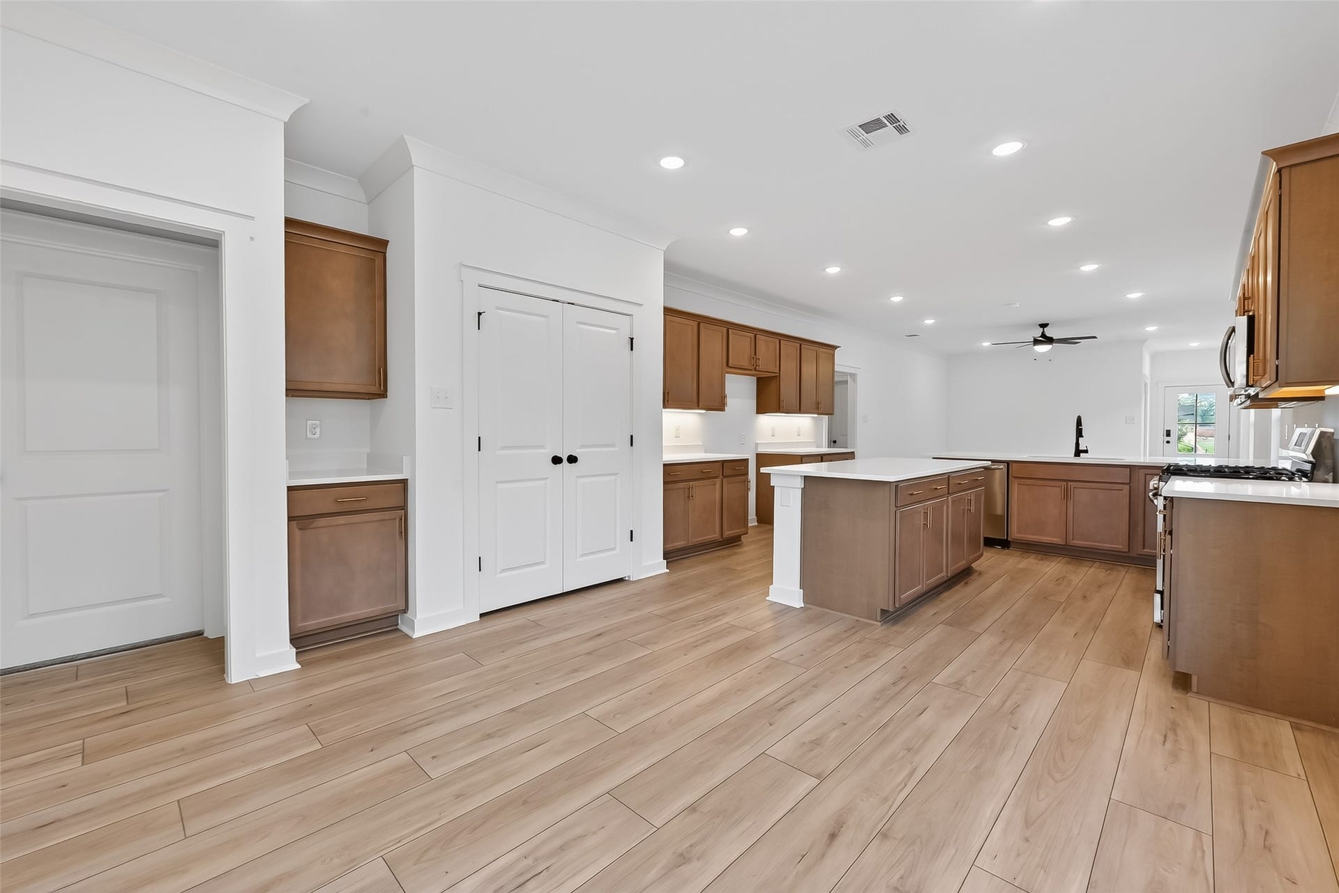 40704 Pessi Road, Magnolia, TX 77354 40704 Pessi Road, Magnolia, TX 77354