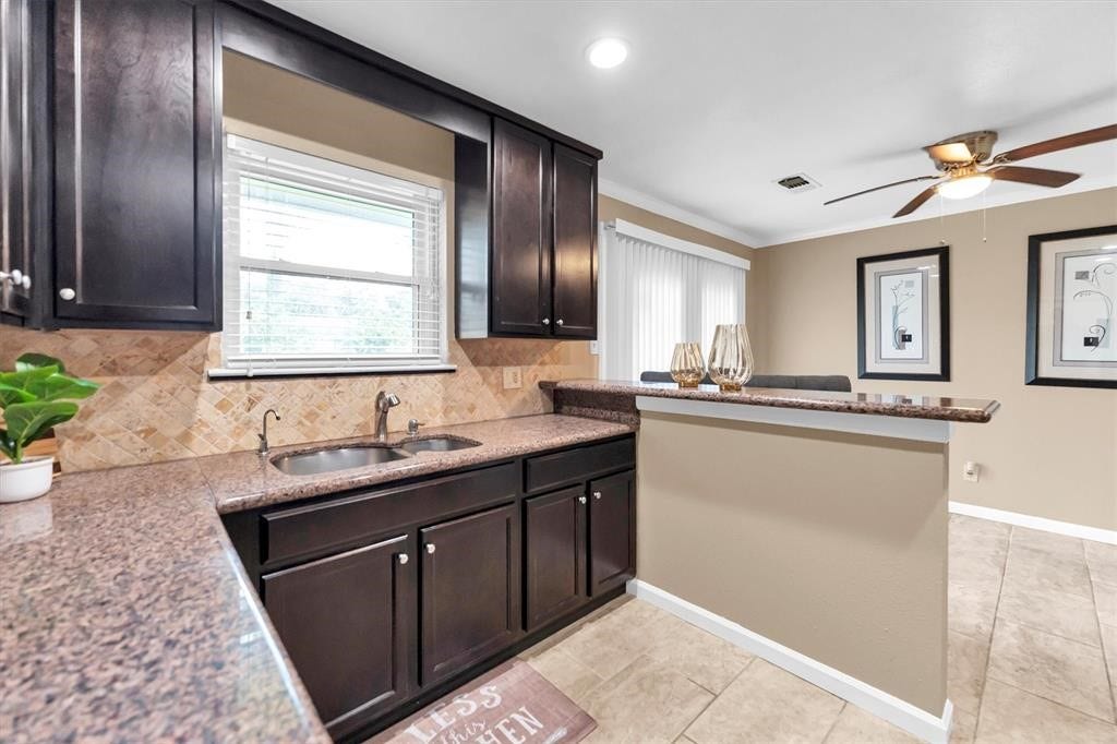 7621 Parker Road, Houston, TX 77016