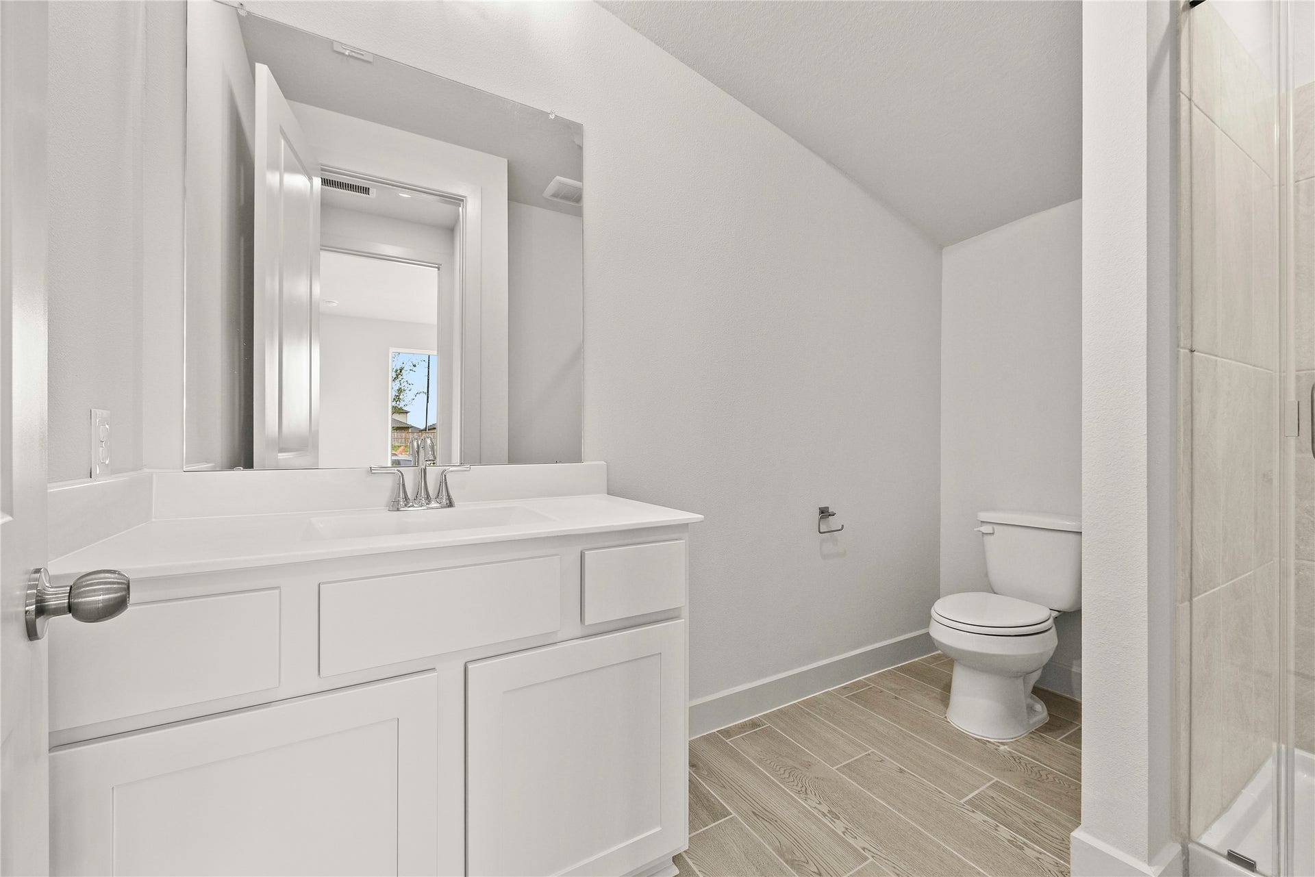 386 Mulberry Creek Street, Conroe, TX 77304 Representative image; features, selections and colors may vary.