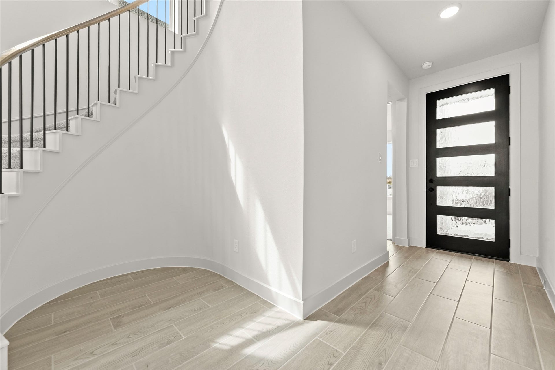 386 Mulberry Creek Street, Conroe, TX 77304 Representative image; features, selections and colors may vary.