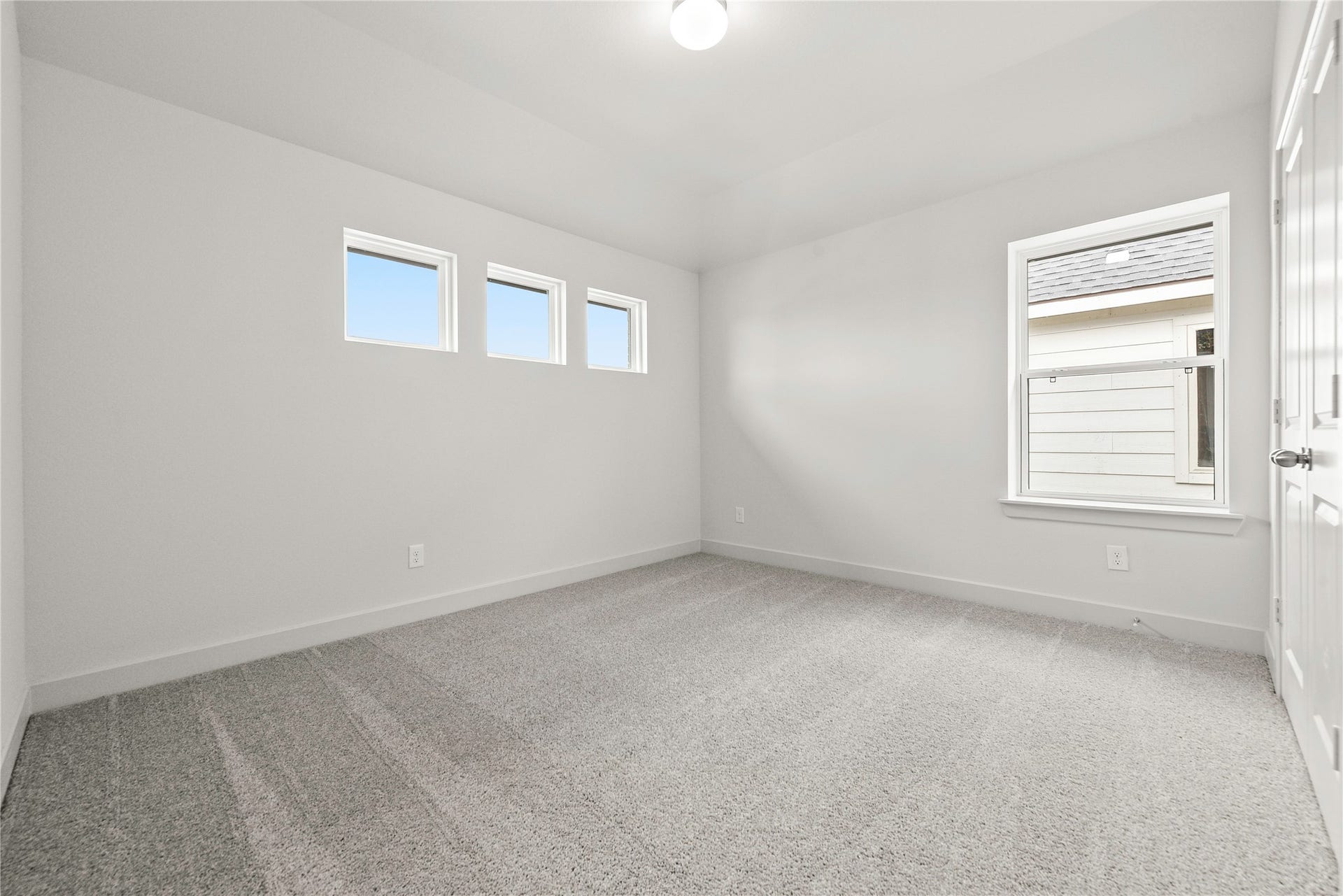 386 Mulberry Creek Street, Conroe, TX 77304 Representative image; features, selections and colors may vary.