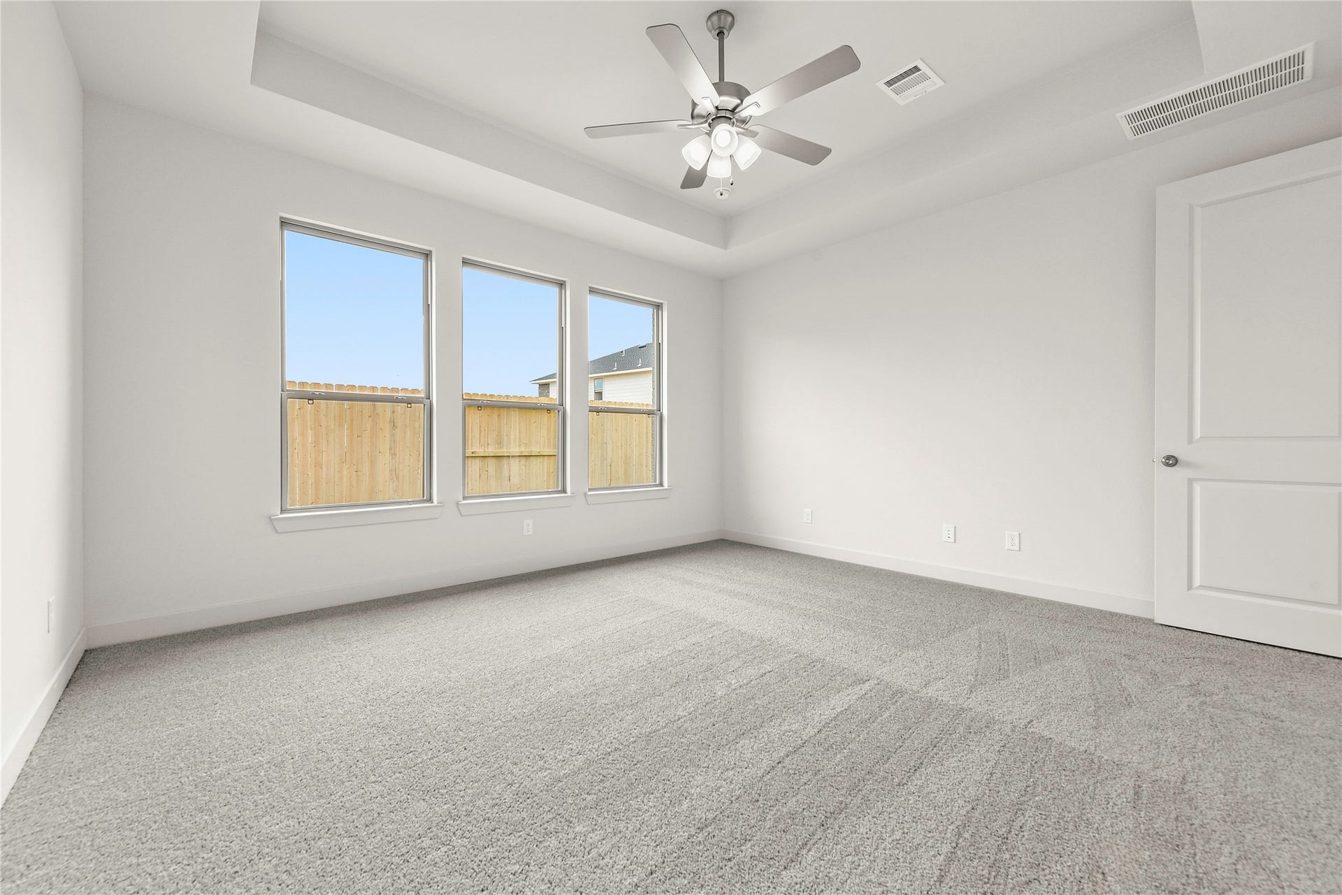 386 Mulberry Creek Street, Conroe, TX 77304 Representative image; features, selections and colors may vary.
