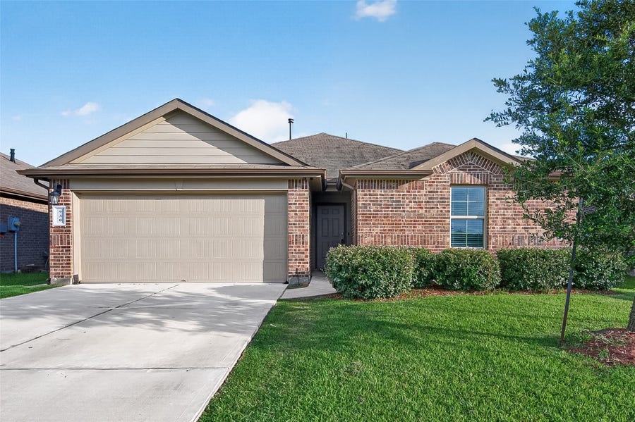 Property photo for 930 Bright Lotus Lane, Rosharon, TX