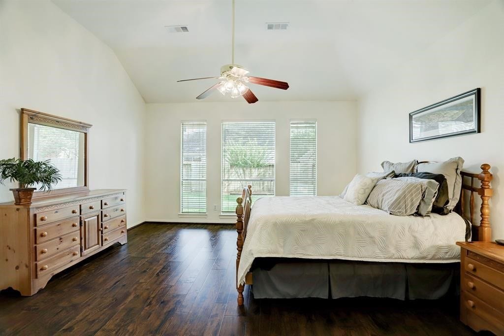 635 Presley Way, Sugar Land, TX 77479