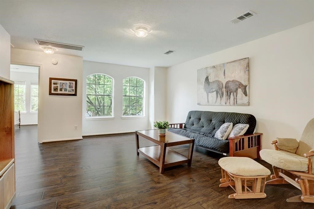 635 Presley Way, Sugar Land, TX 77479