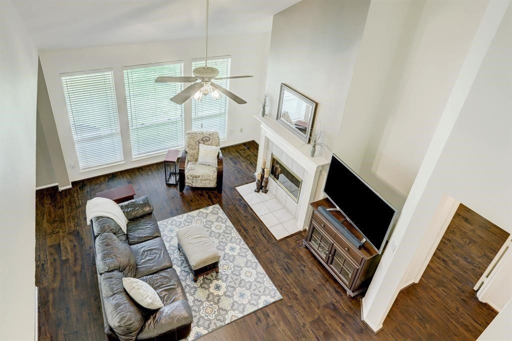 635 Presley Way, Sugar Land, TX 77479