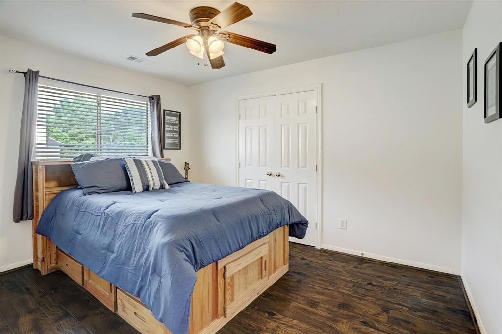 635 Presley Way, Sugar Land, TX 77479