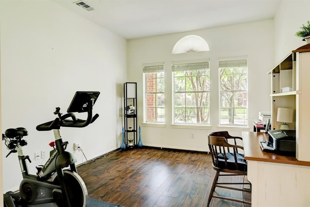 635 Presley Way, Sugar Land, TX 77479