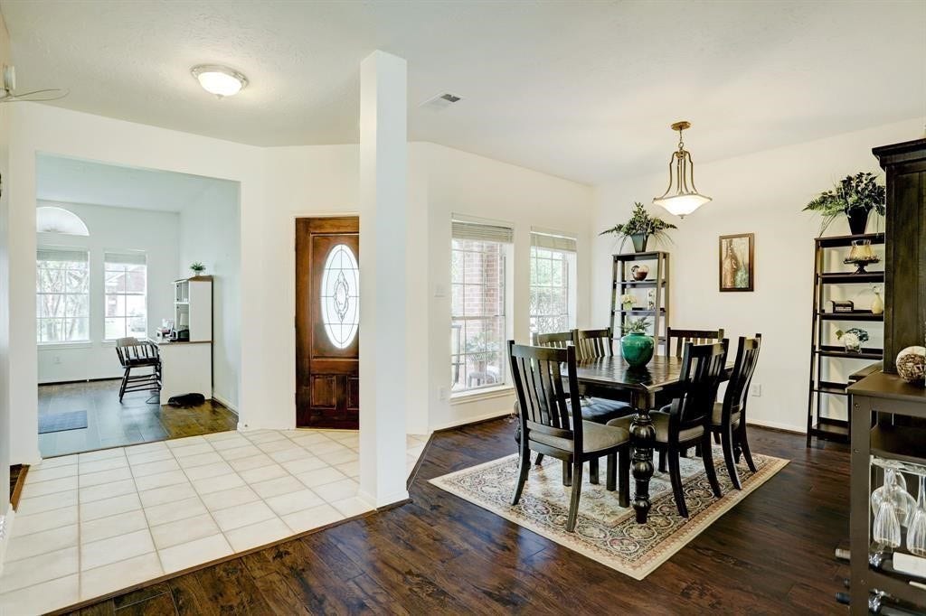 635 Presley Way, Sugar Land, TX 77479