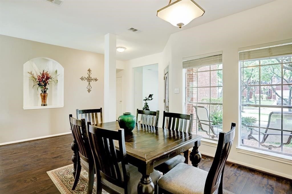 635 Presley Way, Sugar Land, TX 77479