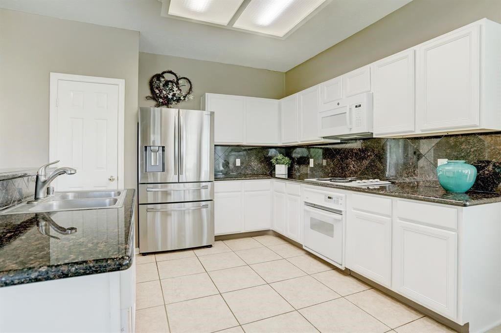 635 Presley Way, Sugar Land, TX 77479