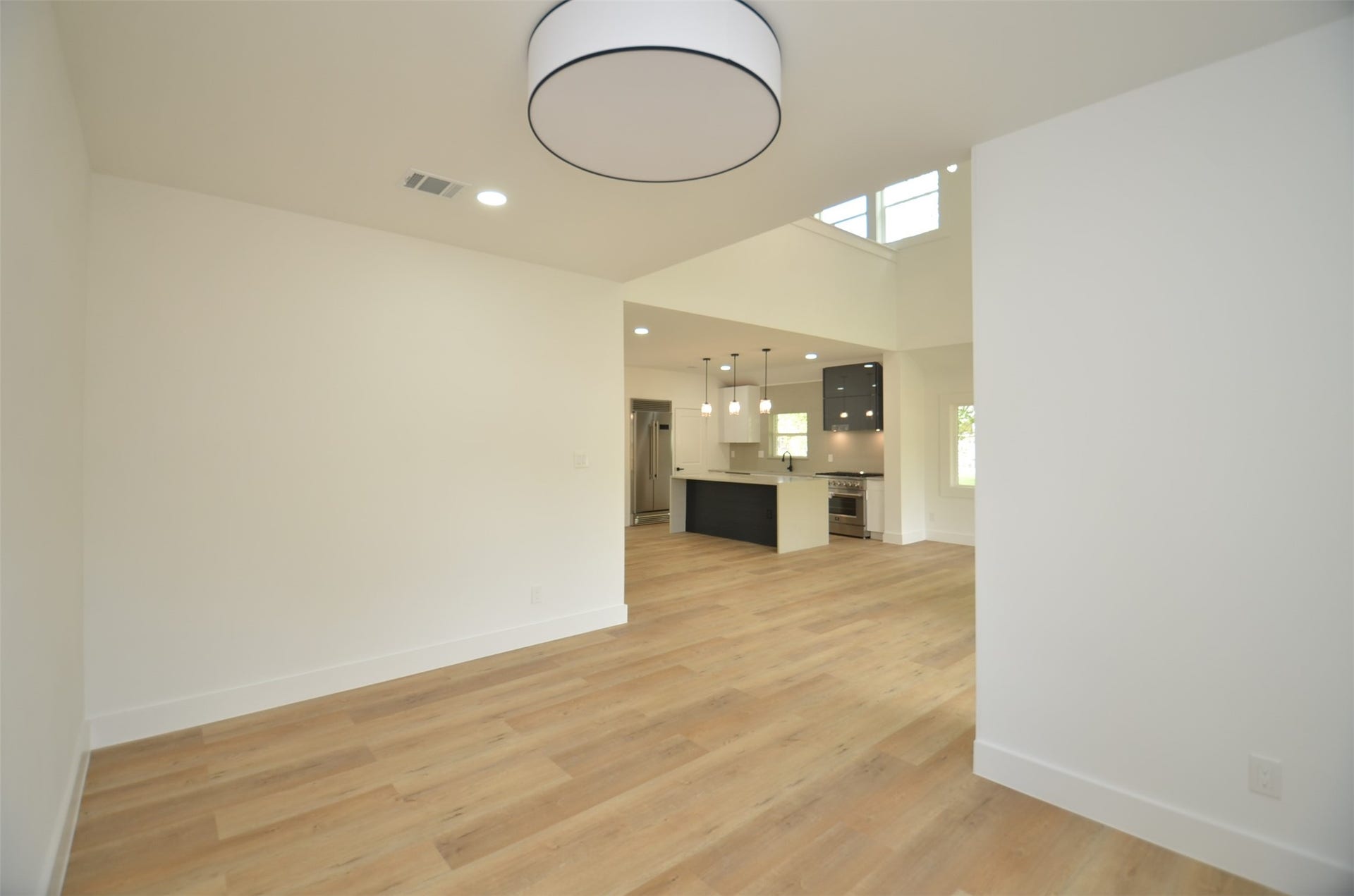 1207 Martin Street, Houston, TX 77018 1207 Martin Street, Houston, TX 77018