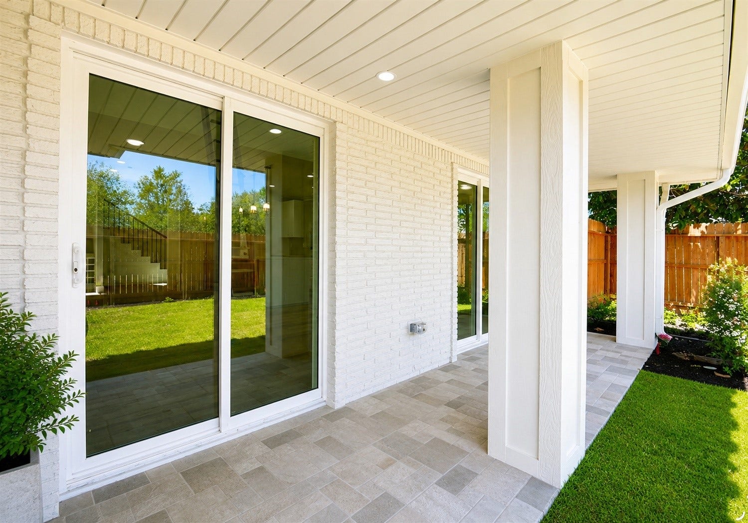 1207 Martin Street, Houston, TX 77018 Covered patio located off the living area, creating a comfortable outdoor extension of the home