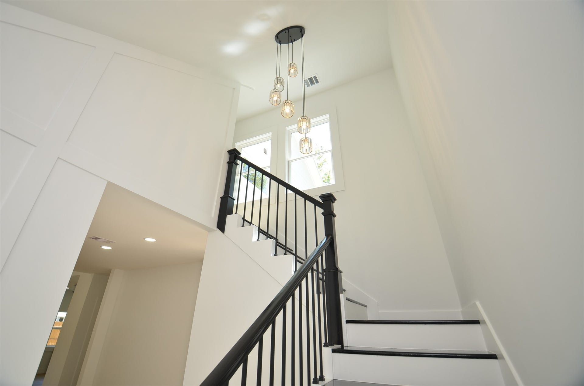 1207 Martin Street, Houston, TX 77018 1207 Martin Street, Houston, TX 77018