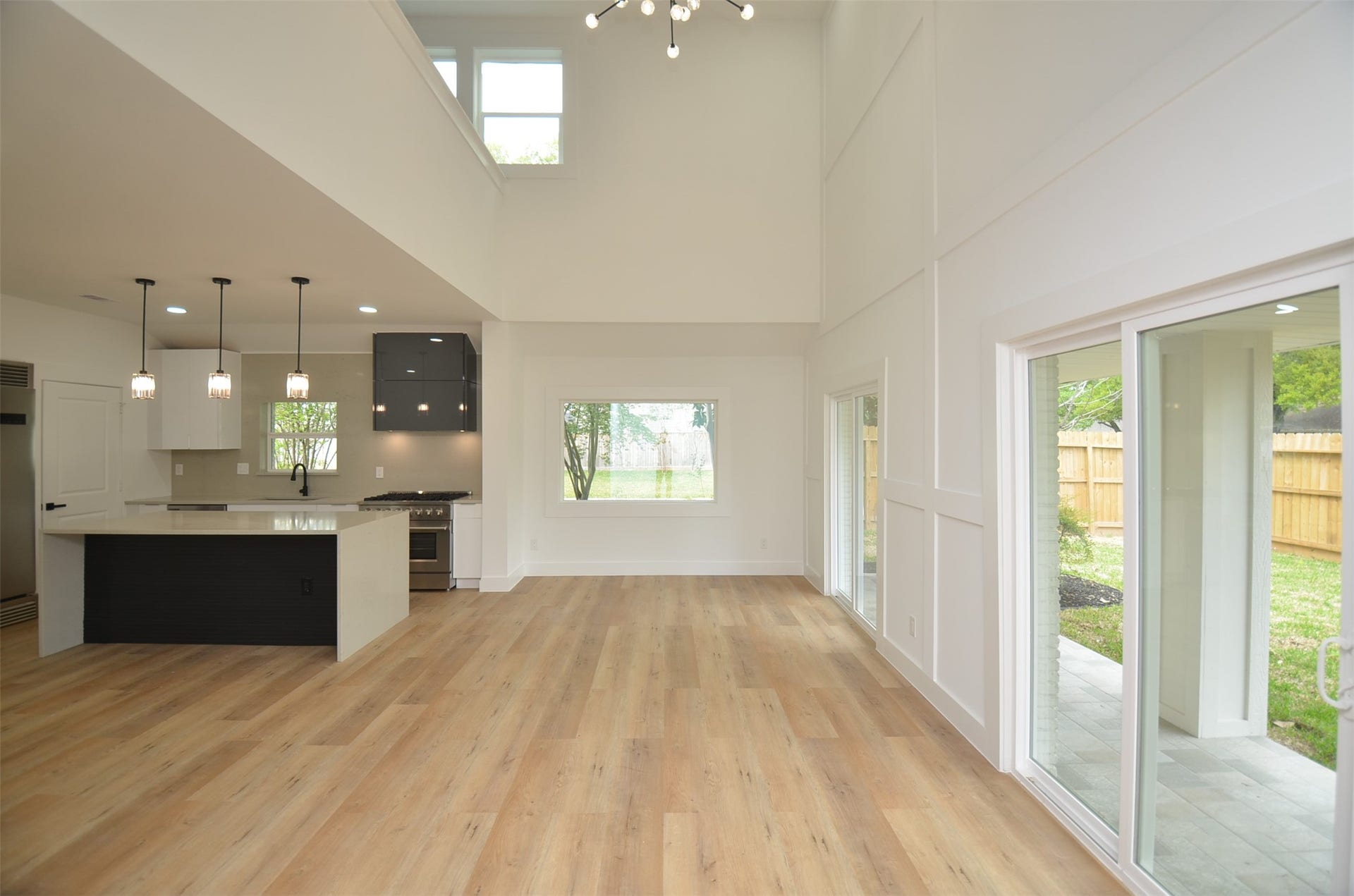 1207 Martin Street, Houston, TX 77018 1207 Martin Street, Houston, TX 77018