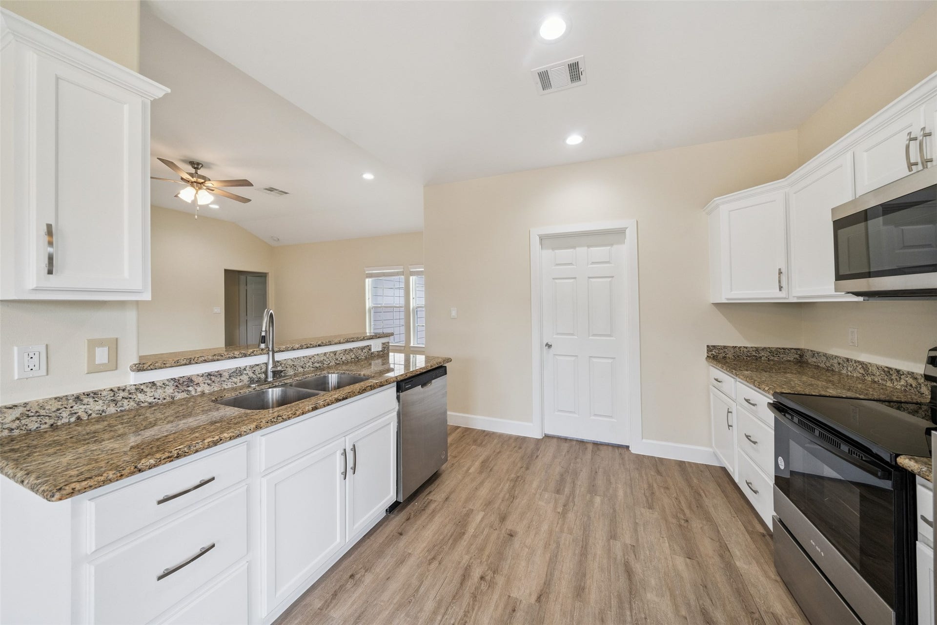 14107 Overstreet, Willis, TX 77318 14107 Overstreet, Willis, TX 77318