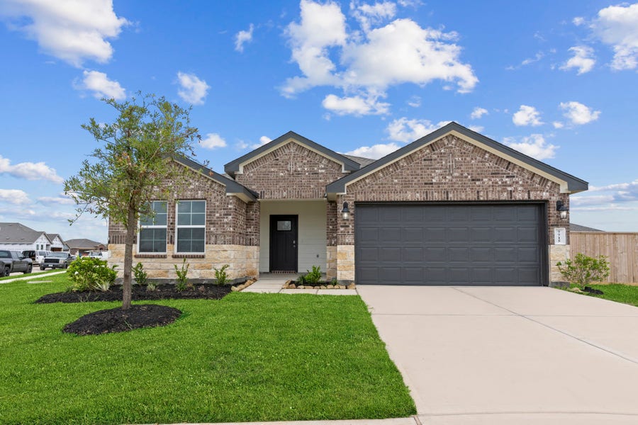 Property photo for 1010 Paddlefish Lane, Alvin, TX