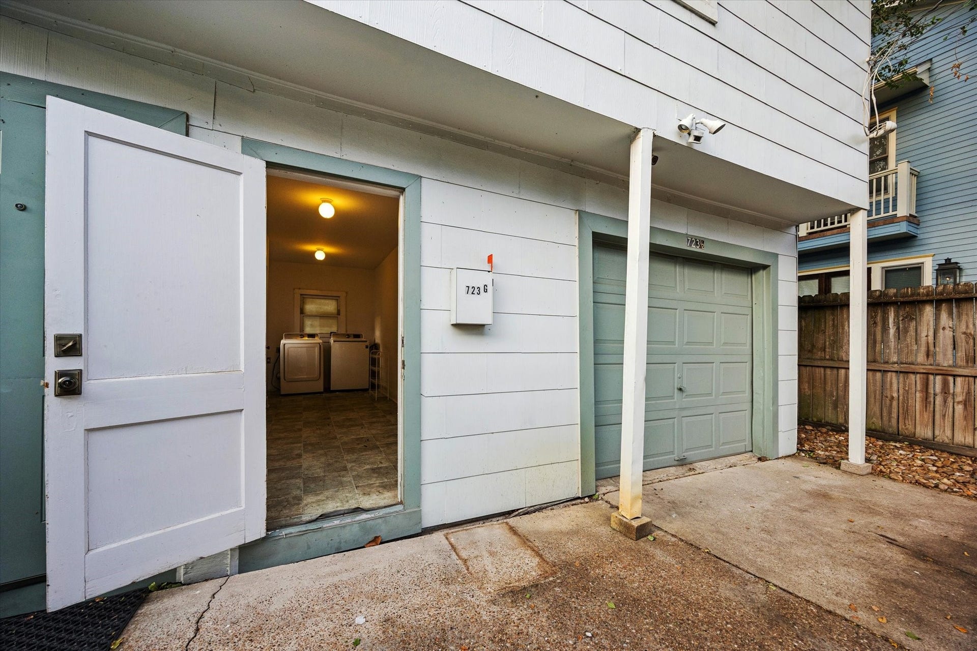 garage apartment laundry