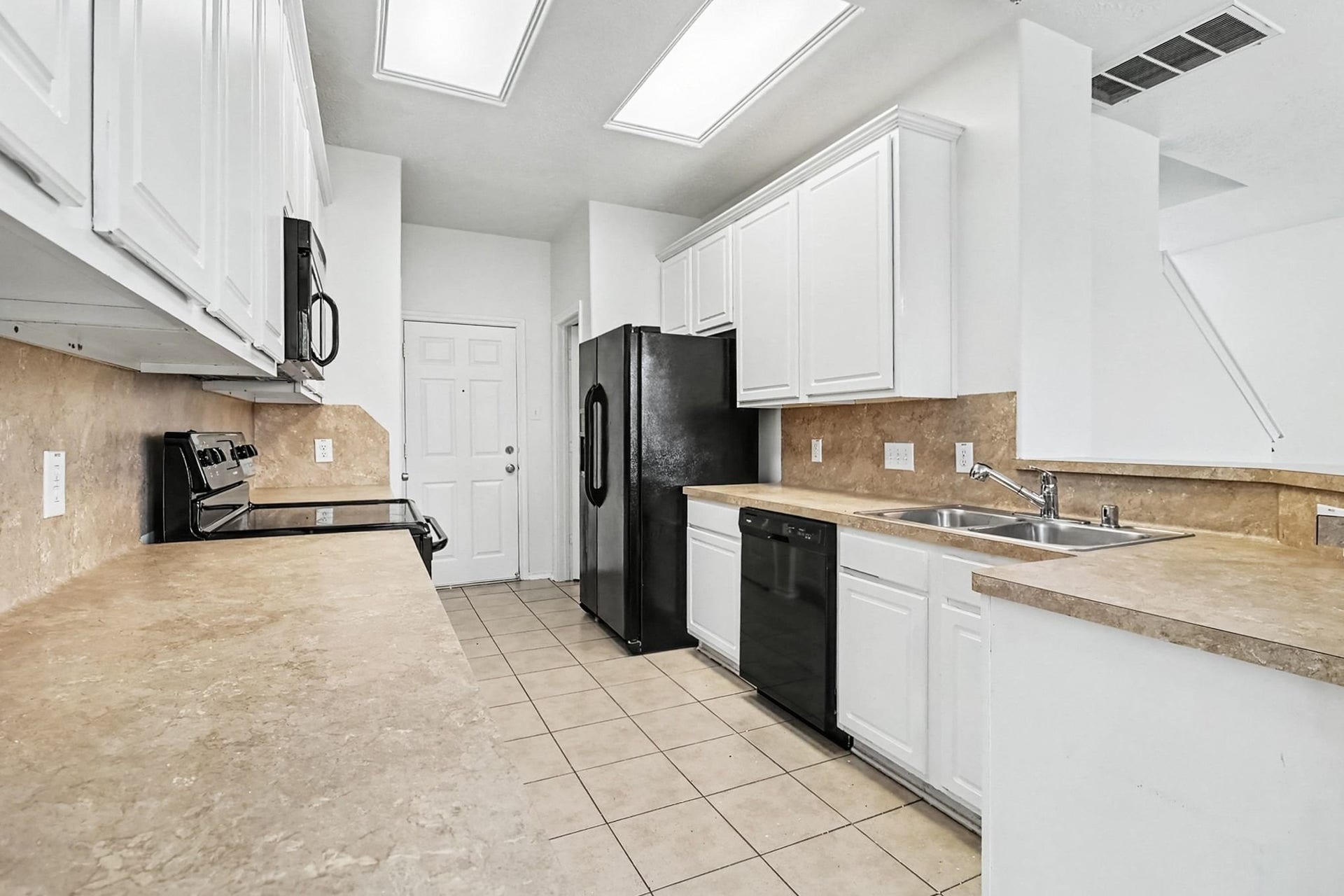 6304 Stoney Creek Drive, Pasadena, TX 77503 6304 Stoney Creek Drive, Pasadena, TX 77503