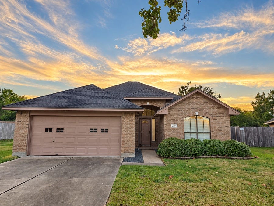 Property photo for 234 Mango Street, Lake Jackson, TX